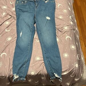 NWOT Torrid Midfit Super Skinny Raw Hem Jean